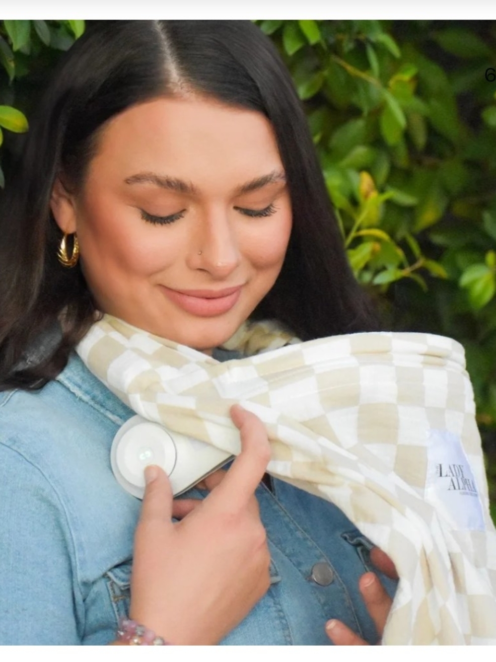 LADY ALPHA Nursing Cover With Built In Fan - Picture 8 of 8